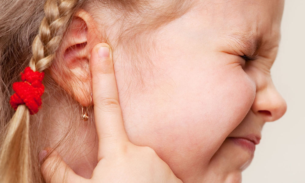 Child with middle ear ache